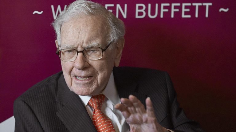 Buffett Slams Executives For US Bank Failures, Calls For Accountability / © AP / Nati Harnik